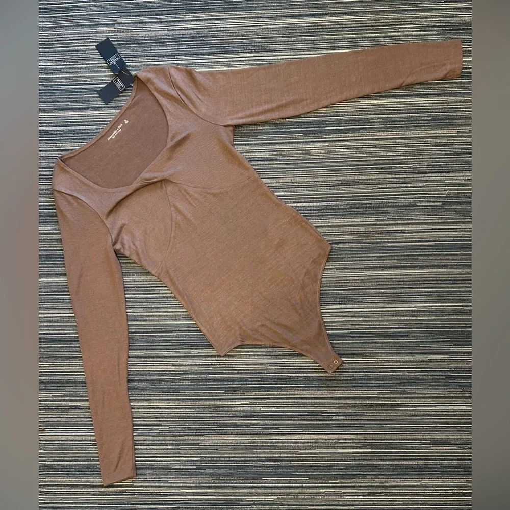 🆕Abercrombie and Fitch Soft A&F Cozy Light Brown Long Sleeved Body Suit Size M - Picture 1 of 6